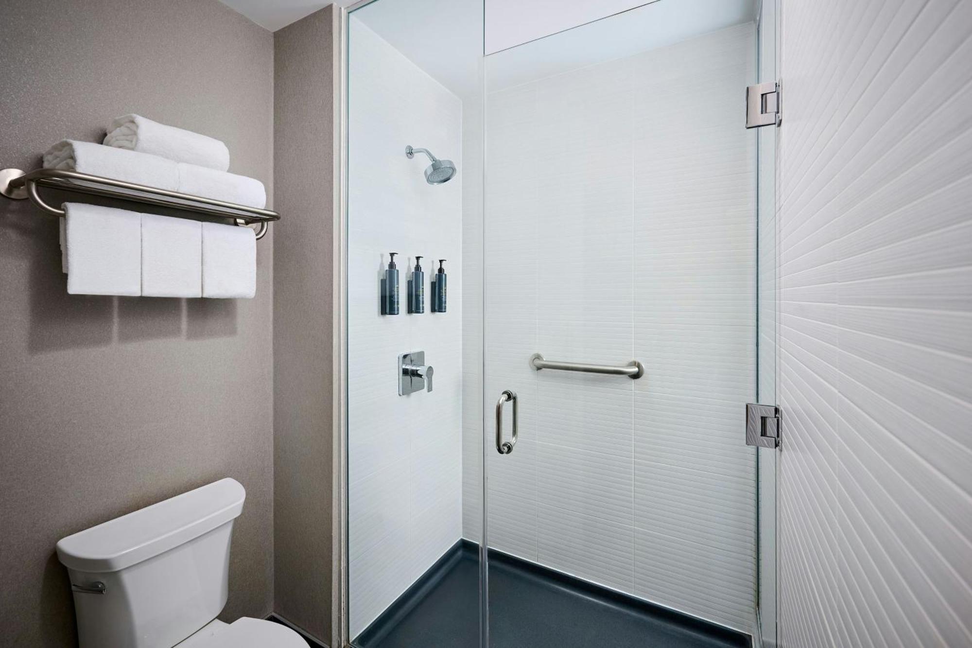 Aloft Vaughan Mills Екстер'єр фото