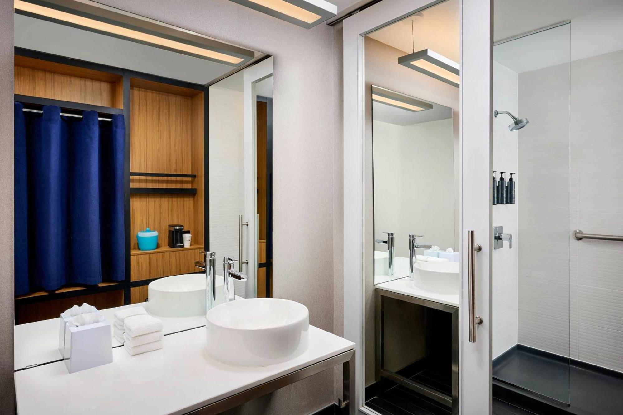 Aloft Vaughan Mills Екстер'єр фото