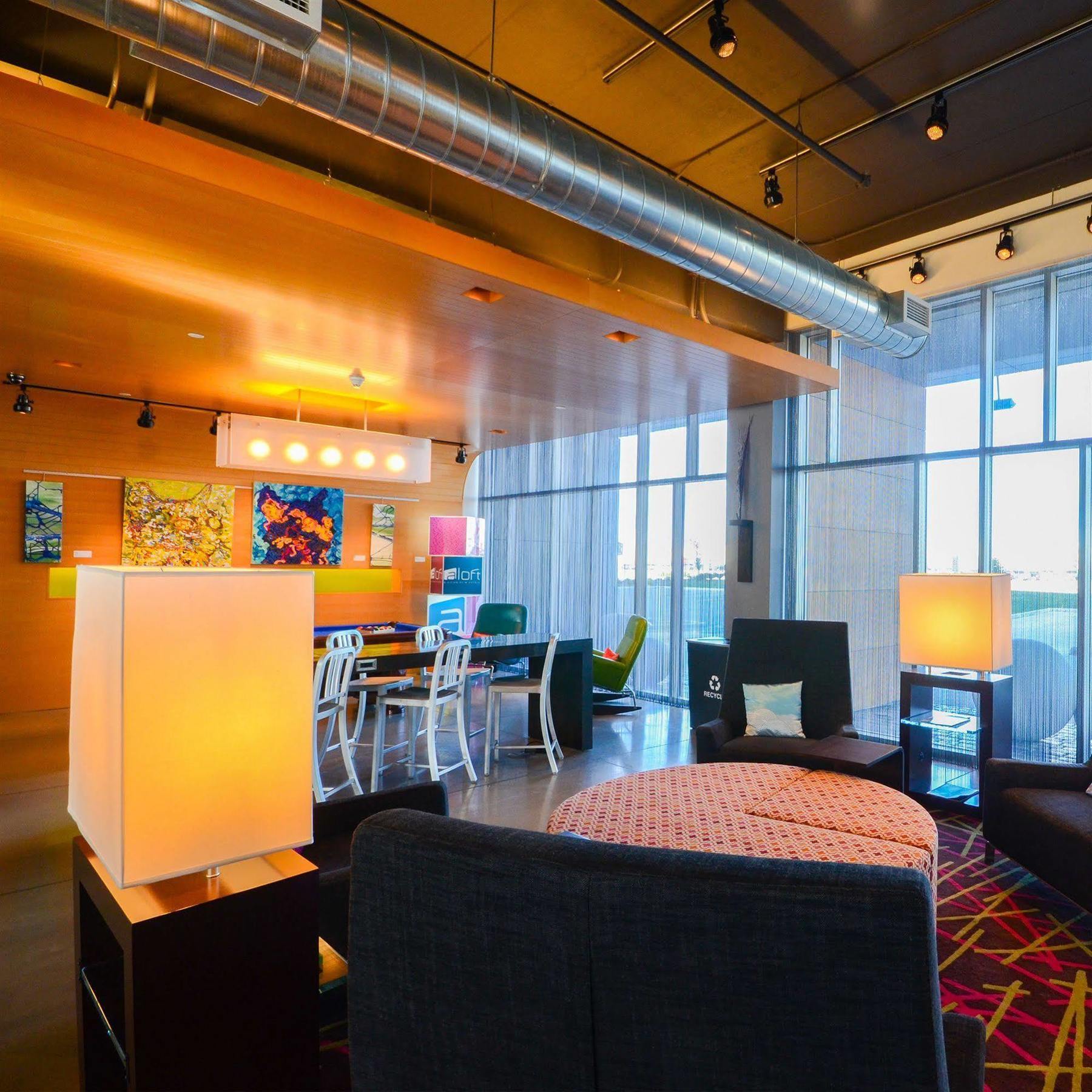 Aloft Vaughan Mills Екстер'єр фото